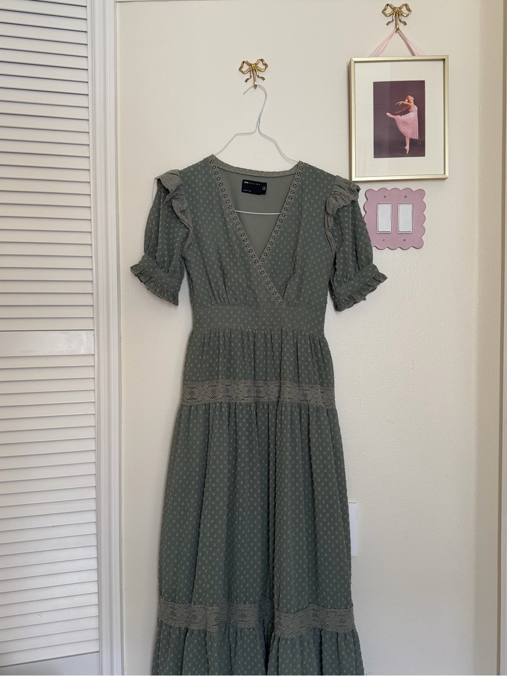 Wrap Front Lace Insert Textured Midi Tea Dress in Sage Green - Picture 2 of 4